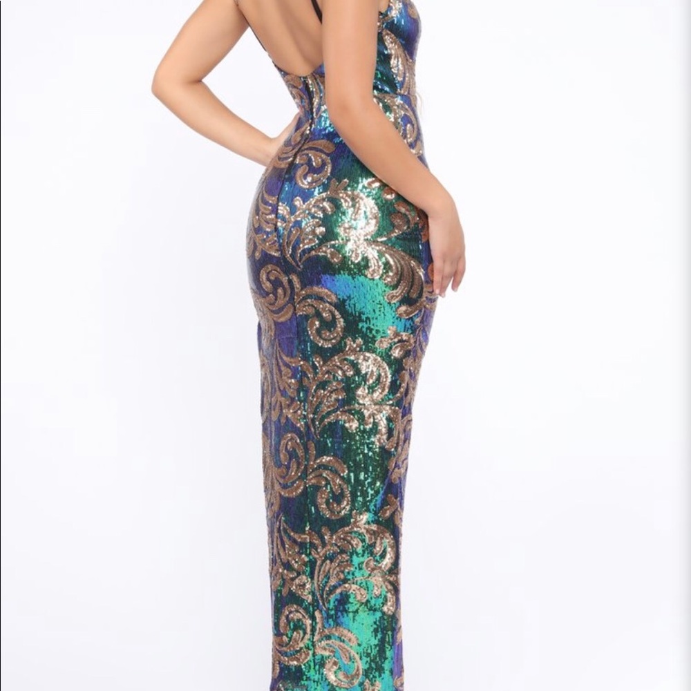 Dress - Picture 3 of 7